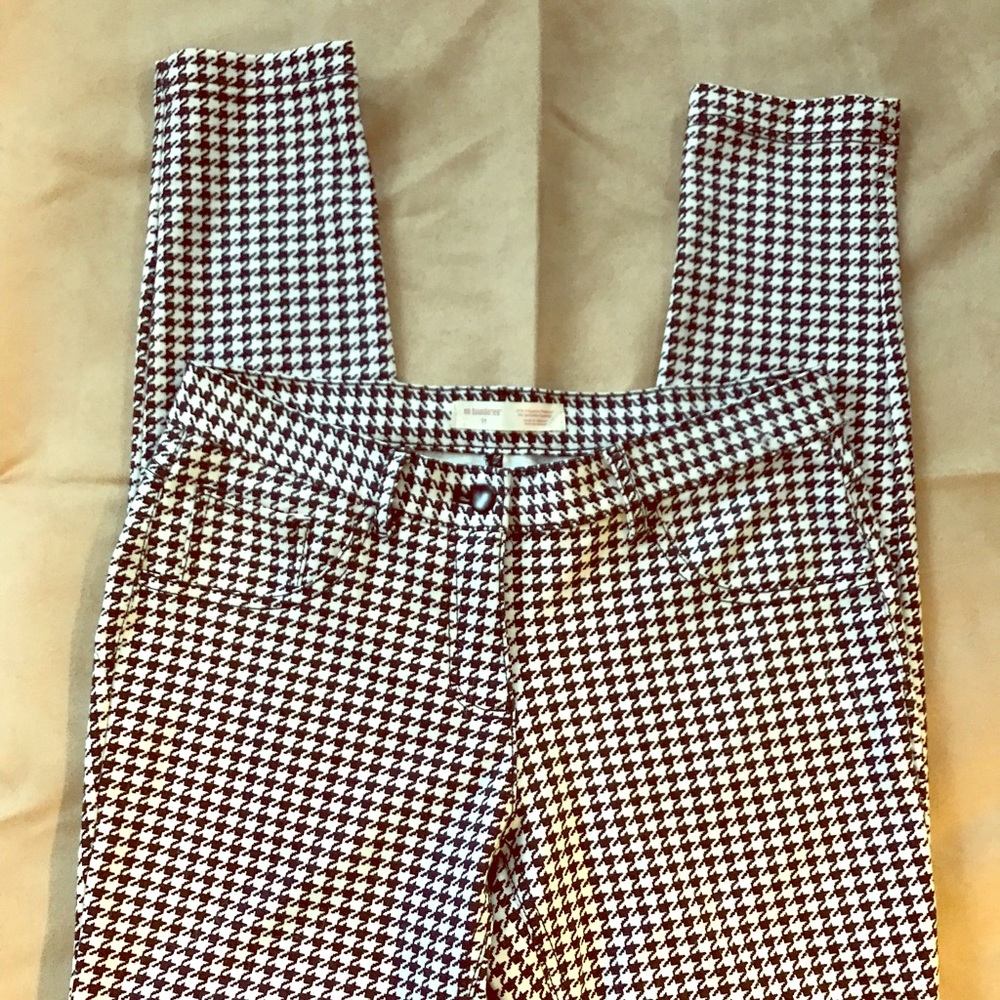 So Sophisticated yet Fun Houndstooth Skinny Jeans!